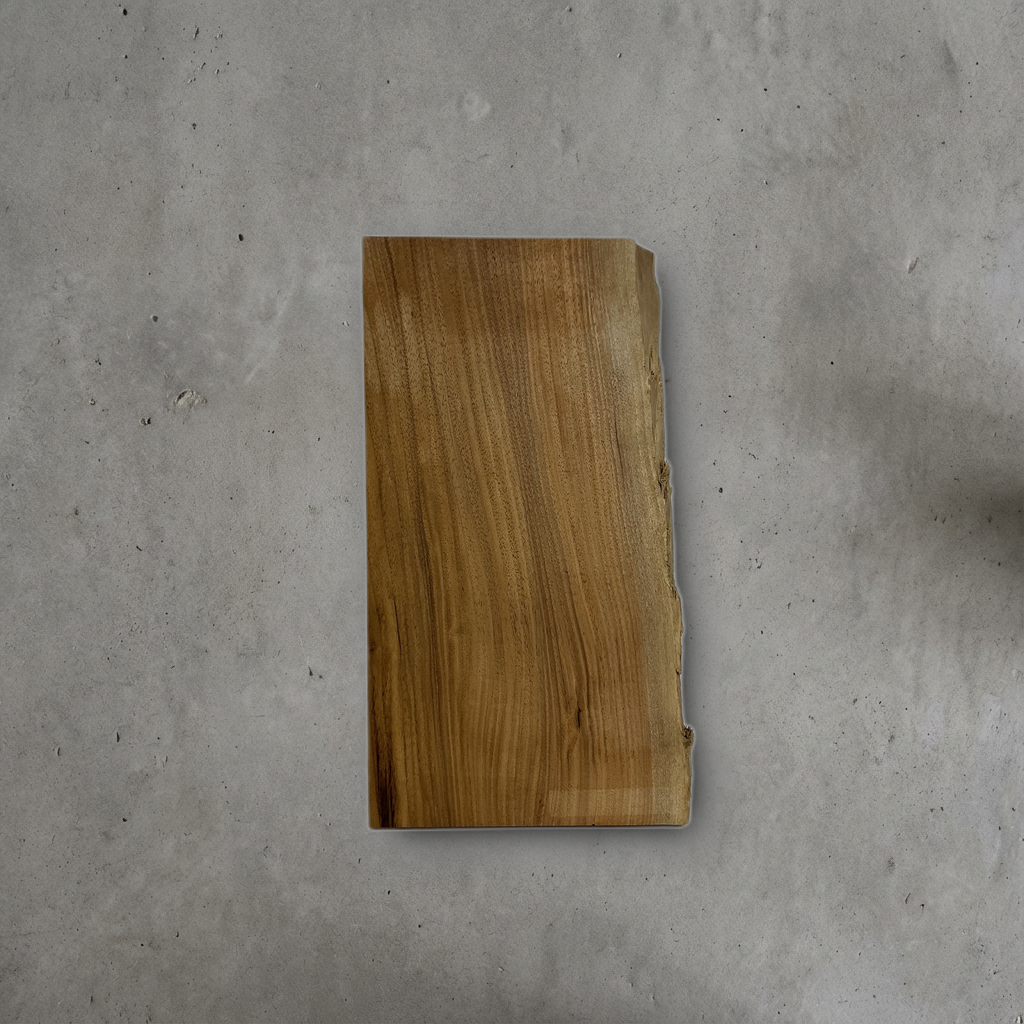 オニグルミ No.01 — 225 mm x 400 mm x 43 mm